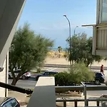 Fronte Mare Con Ombrellone E Sedie Sdraio Incluse Nel Costo Pescara