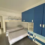 Apartment Fronte Mare Con Ombrellone E Sedie Sdraio Incluse Nel Costo *