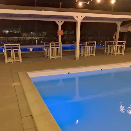 Fronte Mare Con Ombrellone E Sedie Sdraio Incluse Nel Costo شقة بيسكارا