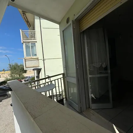 Apartmán Fronte Mare Con Ombrellone E Sedie Sdraio Incluse Nel Costo
